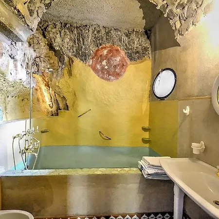 Sleeps 2 Pool Air Con Wifi *