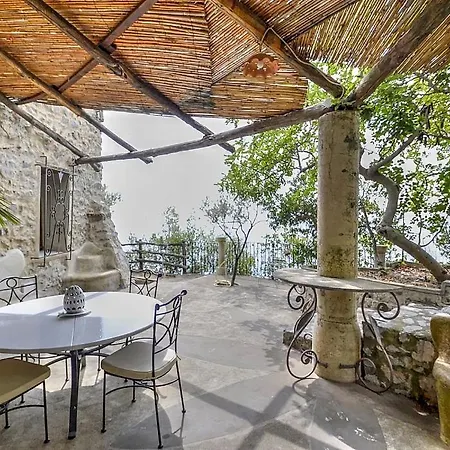 Sleeps 2 Pool Air Con Wifi Vila