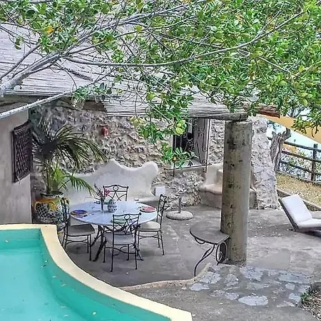 Vila Sleeps 2 Pool Air Con Wifi