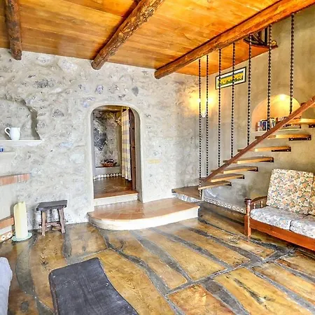Sleeps 2 Pool Air Con Wifi Vila